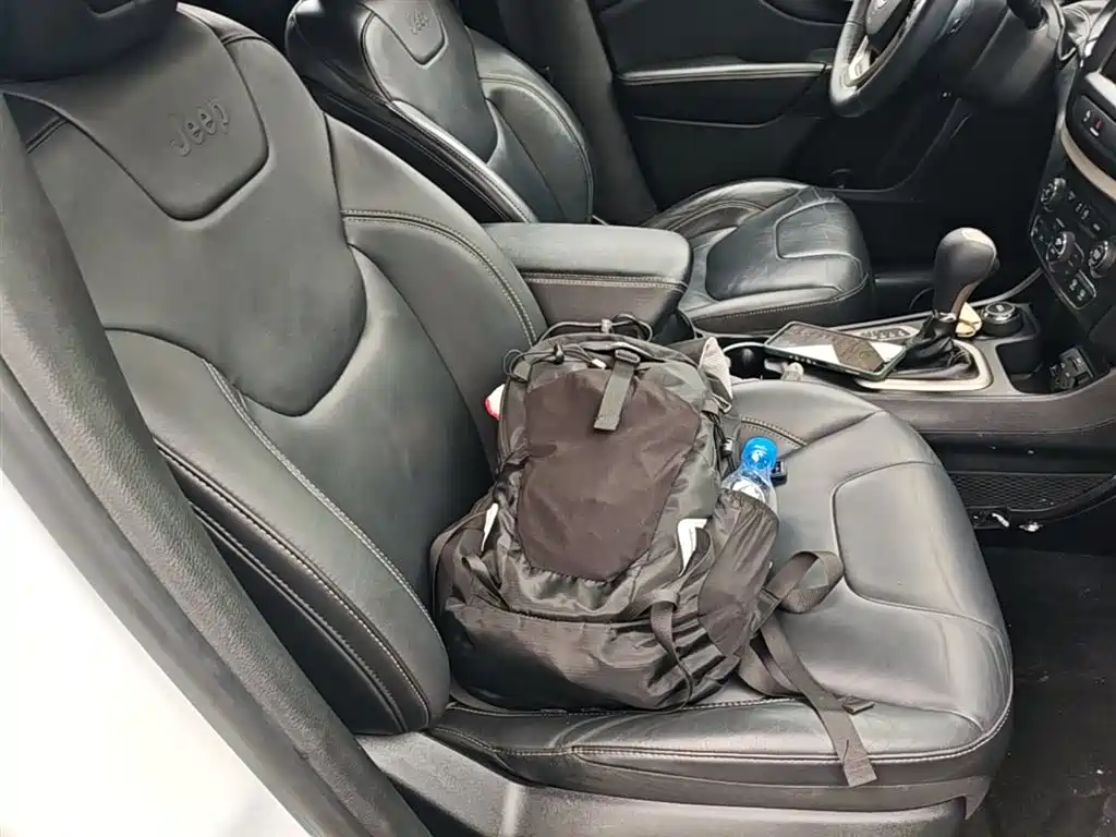 Jeep Cherokee 2018 — фото 25