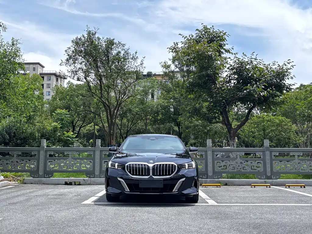 BMW 5 Series 2024