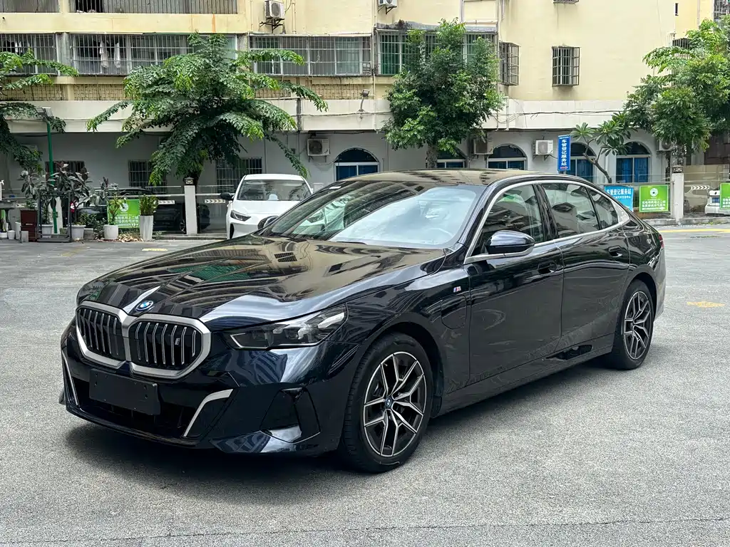 BMW i5 2025