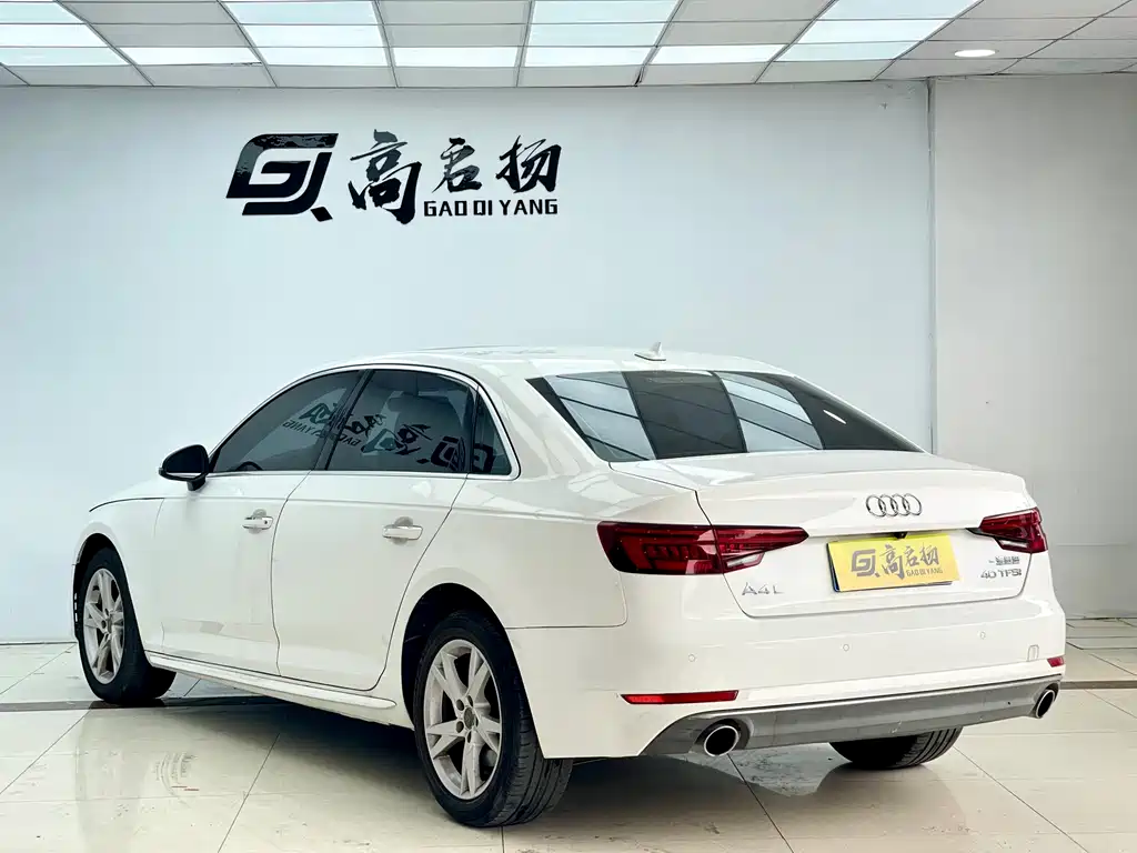 Audi A4L 2018 — фото 18