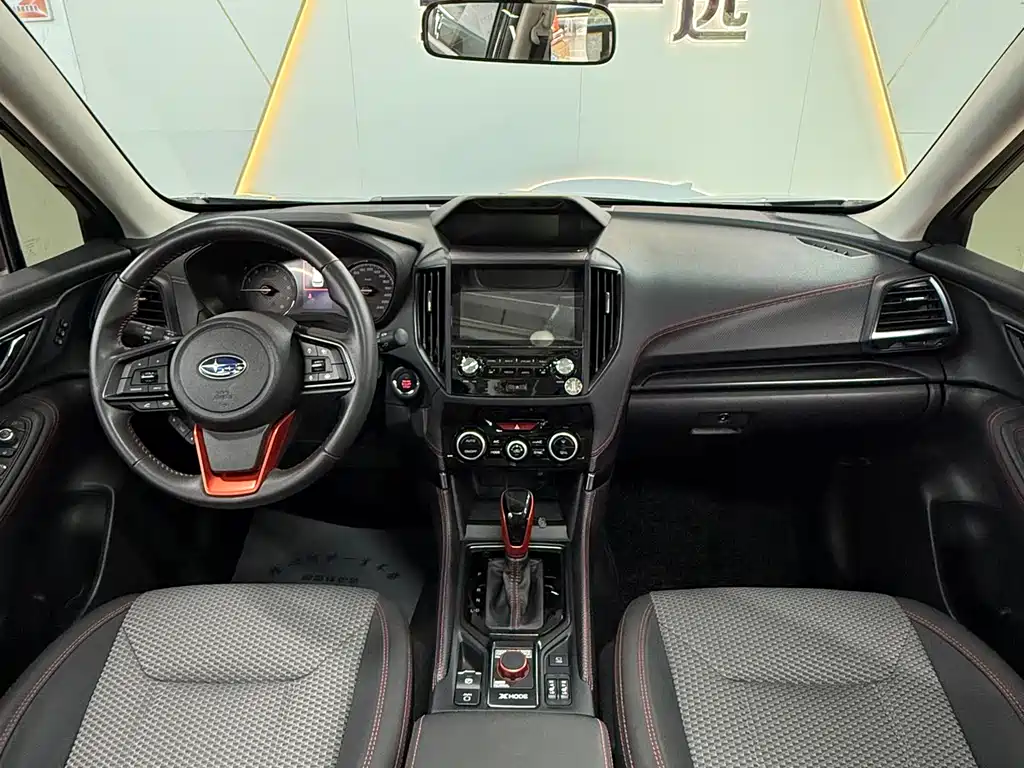 Subaru Forester 2025 — фото 10