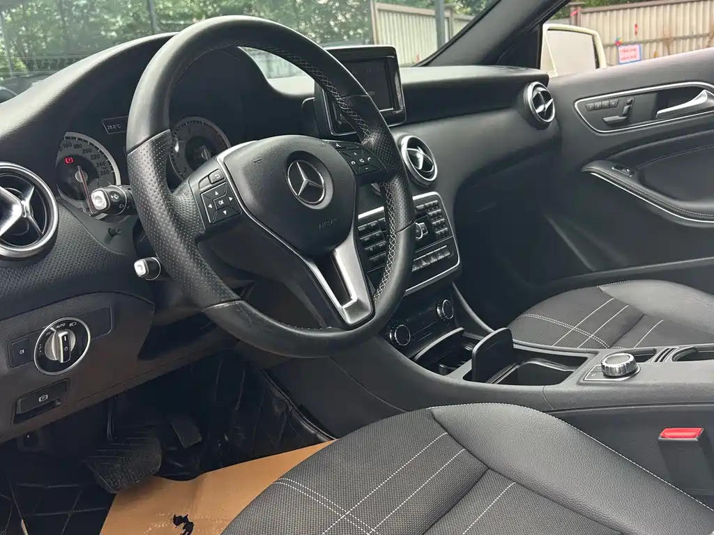 Mercedes-Benz A-Class 2015 — фото 4
