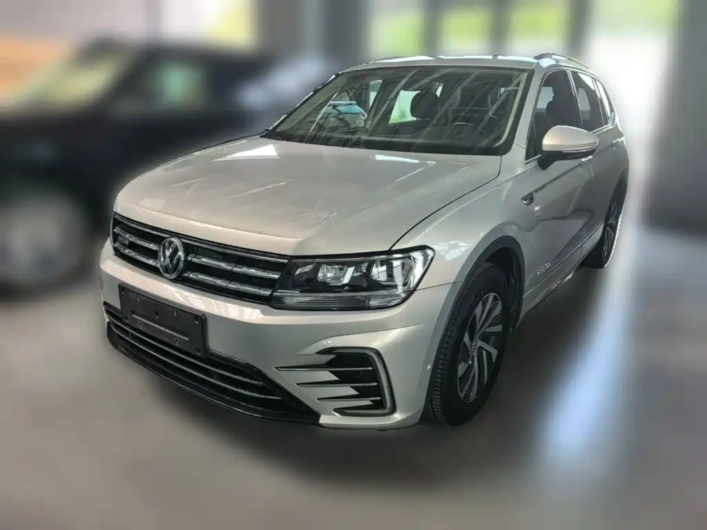 Volkswagen Tiguan L Plug-In Hybrid 2020 — фото 1