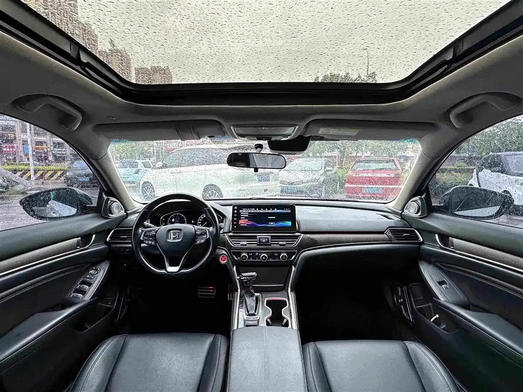 Honda Accord 2022 — фото 13