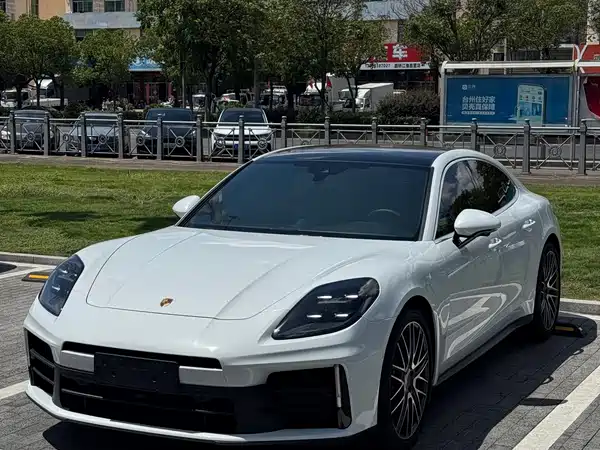 Porsche Panamera 2024