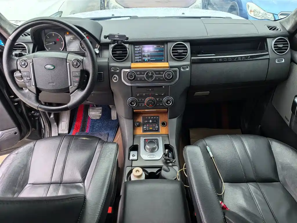 Land Rover Discovery 2013 — фото 12