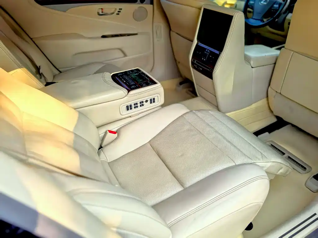 Lexus LS 2014 — фото 16