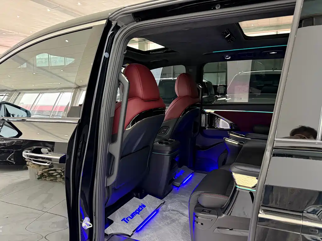GAC Motor Trumpchi M8 2025 — фото 8