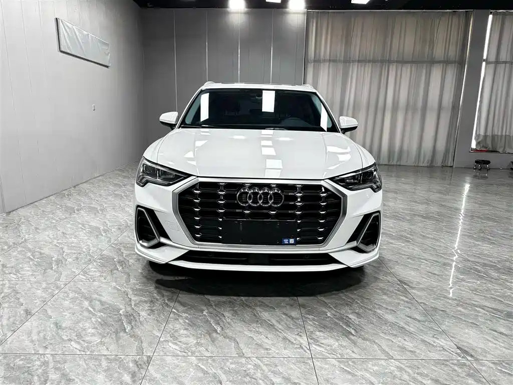 Audi Q3 2022 — фото 2