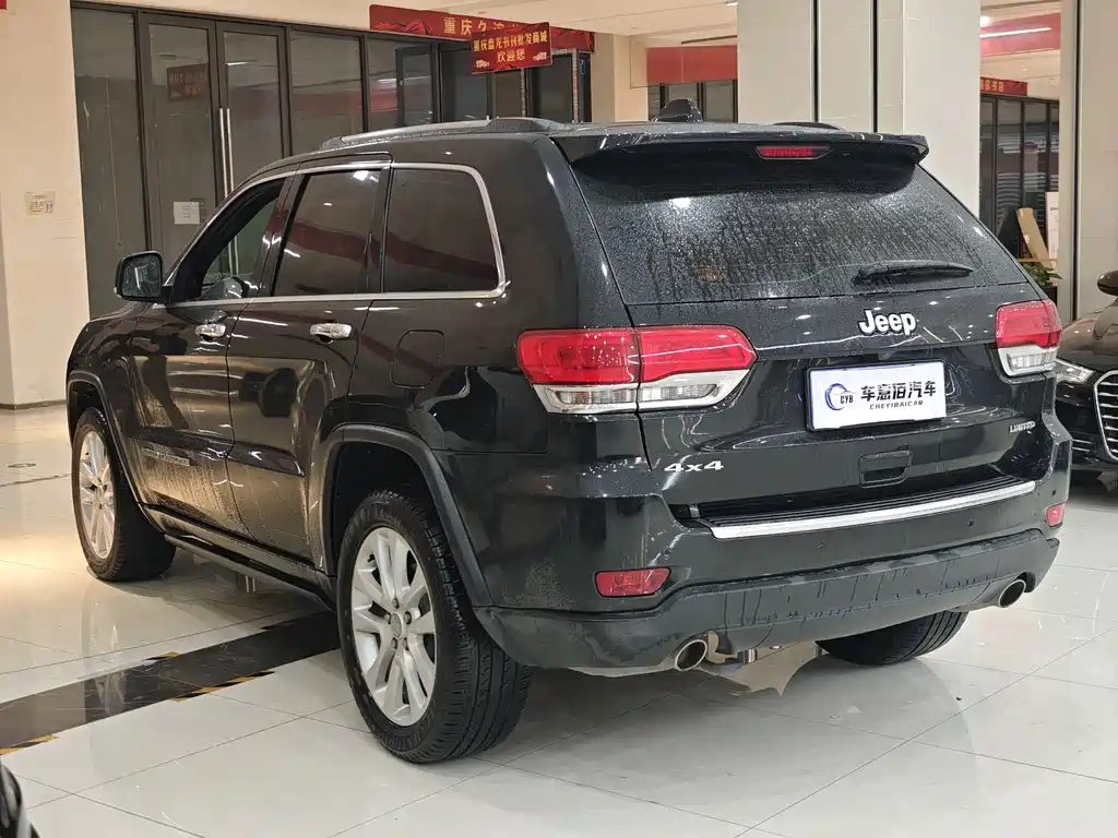 Jeep Grand Cherokee 2018 — фото 16