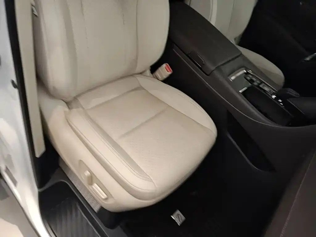 Toyota Vellfire 2023 — фото 25