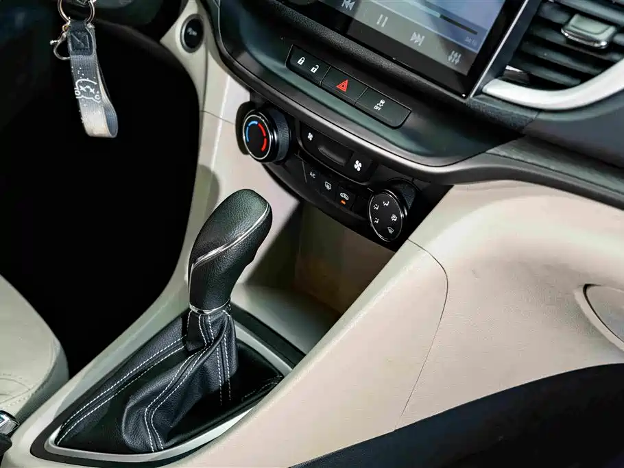 Buick Excelle 2017 — фото 17