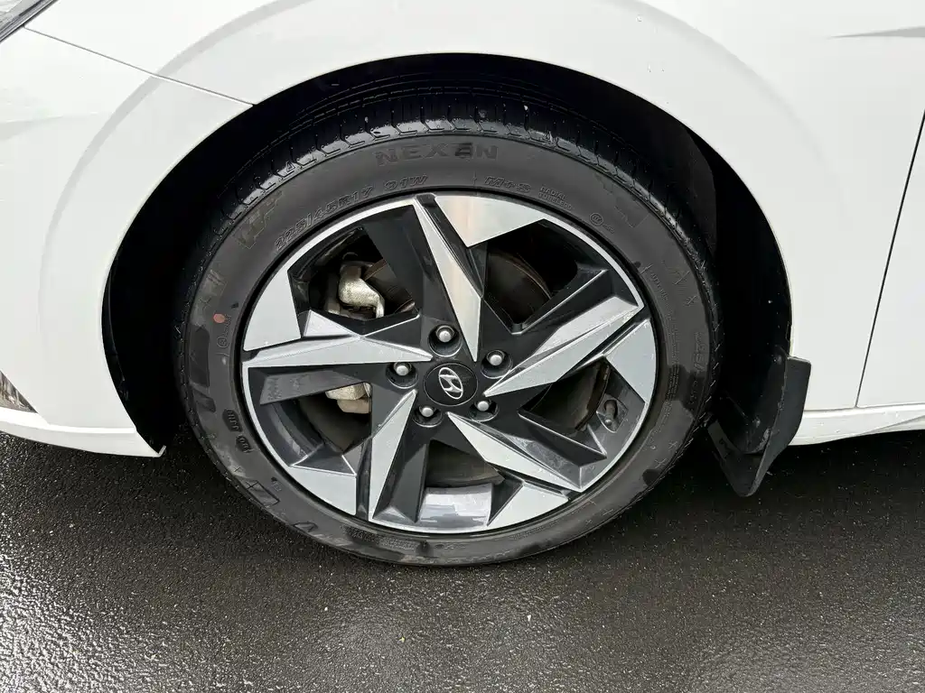 Hyundai Elantra 2021 — фото 10