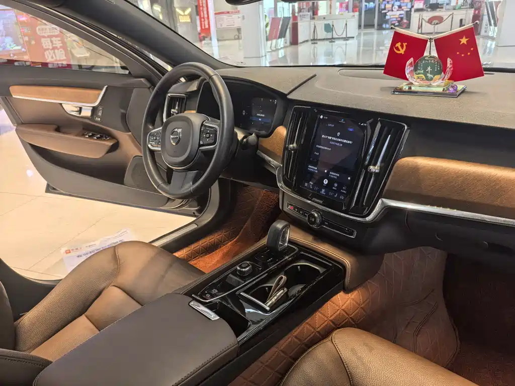 Volvo S90 PHEV 2023 — фото 9