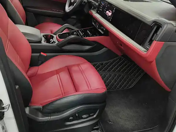 Porsche Cayenne 2025