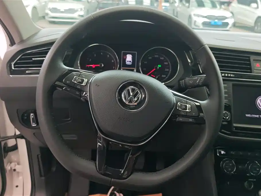 Volkswagen Tiguan L 2019 — фото 15