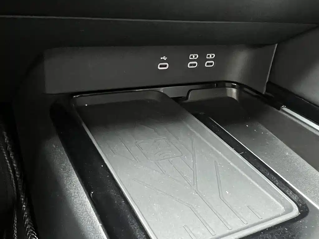 Toyota Camry 2025 — фото 16