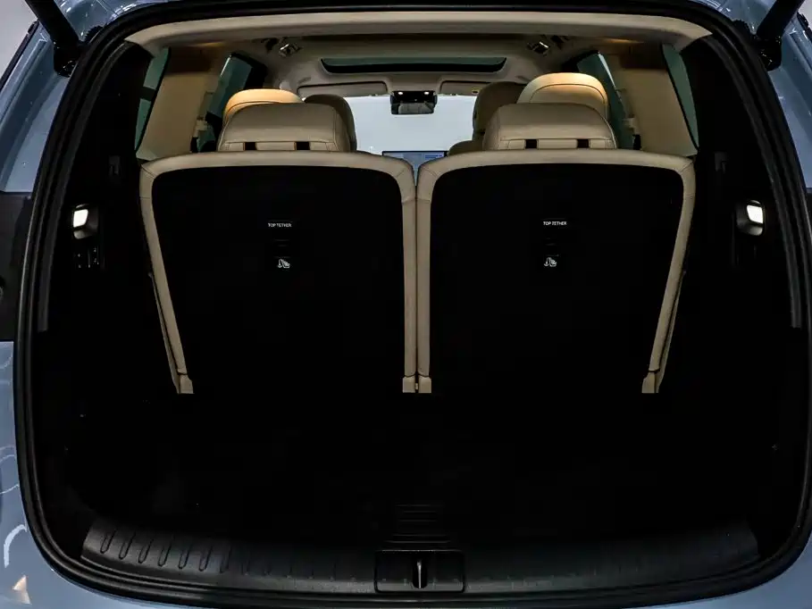 Li Auto i8 2025 — фото 10