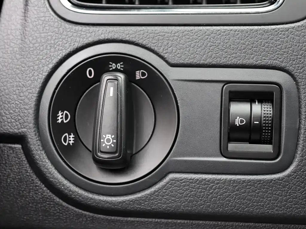 Volkswagen Polo 2017 — фото 13