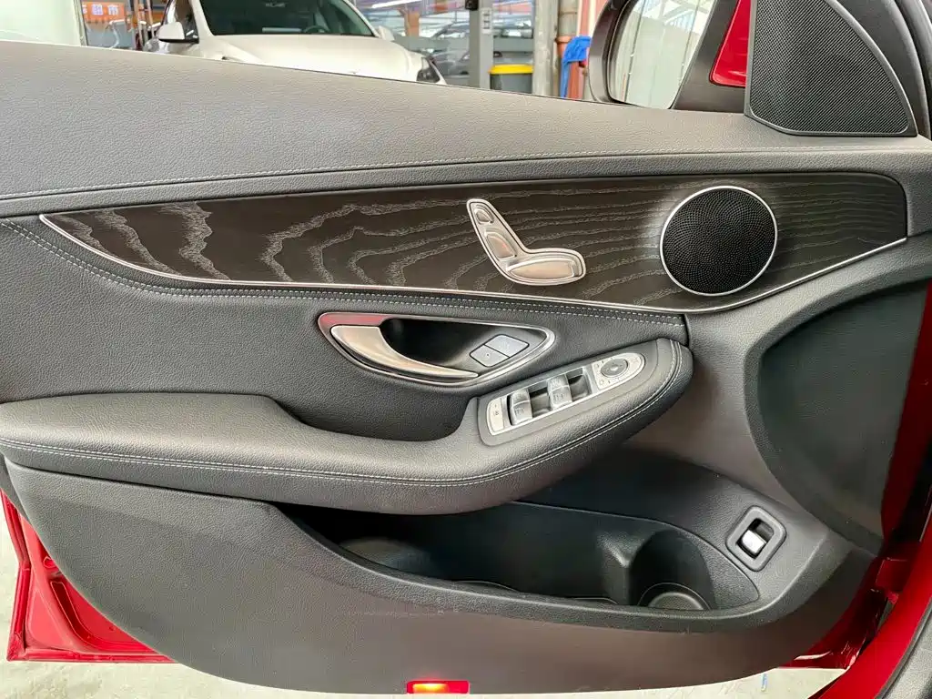 Mercedes-Benz C-Class 2018 — фото 16