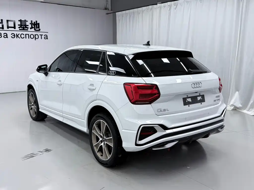 Audi Q2L 2022