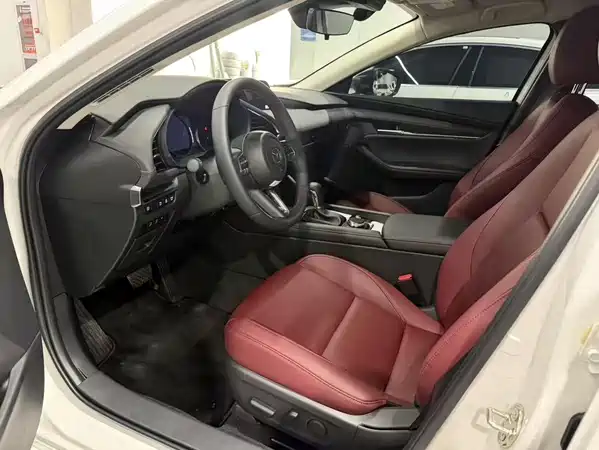 Mazda 3 Axela 2024