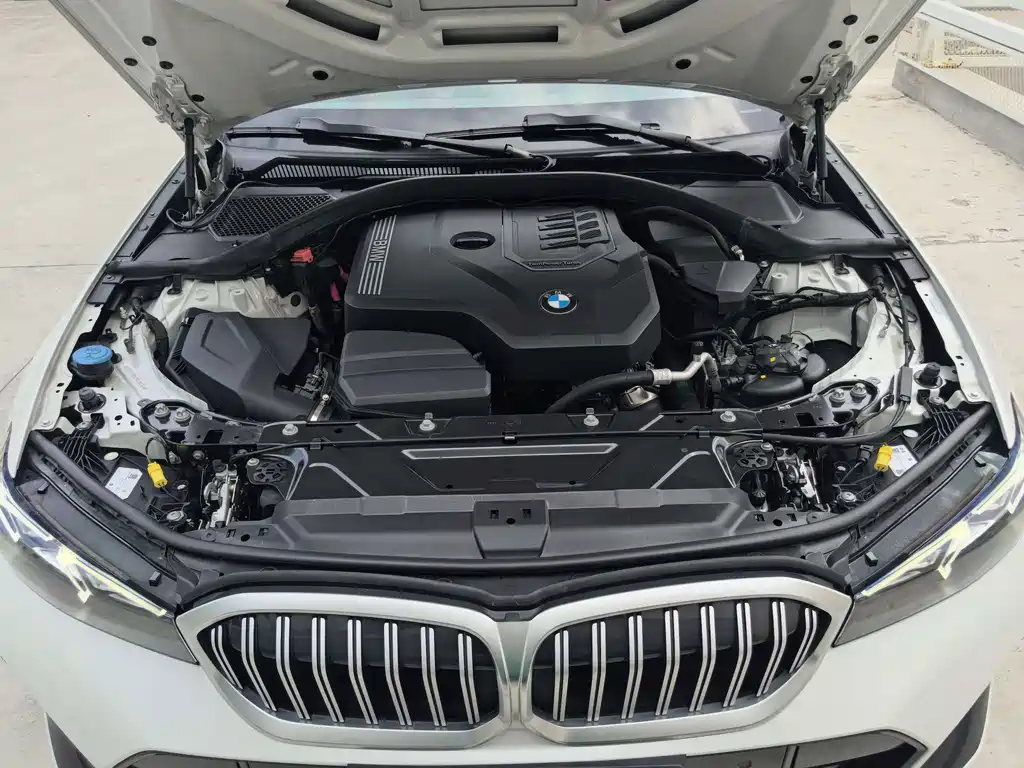 BMW 3 Series 2022 — фото 10