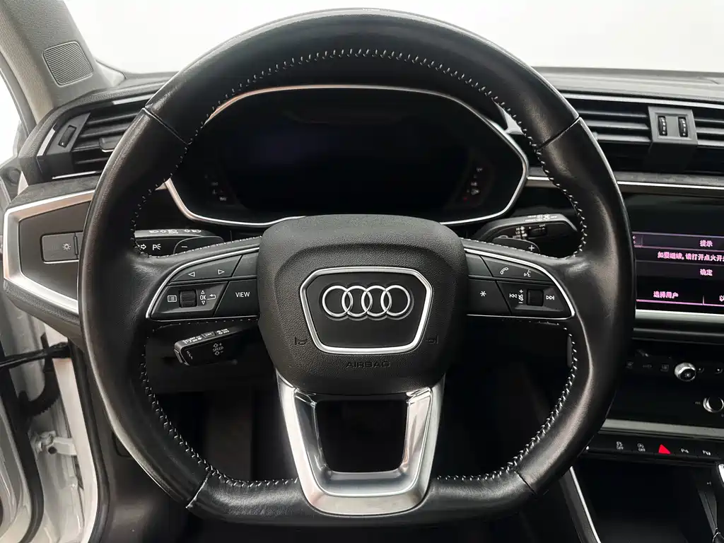 Audi Q3 2021 — фото 14