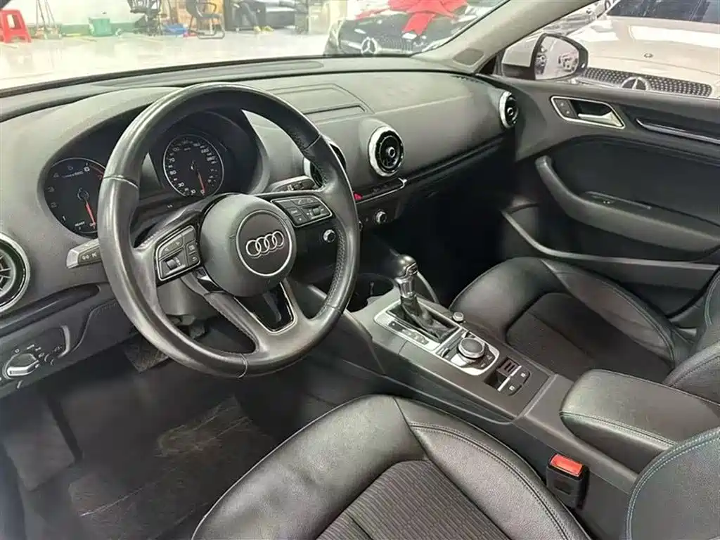 Audi A3 2019 — фото 4