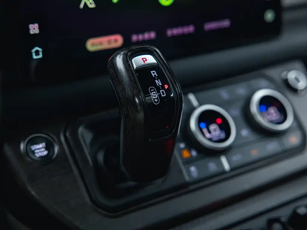 Land Rover Defender 2022 — фото 14