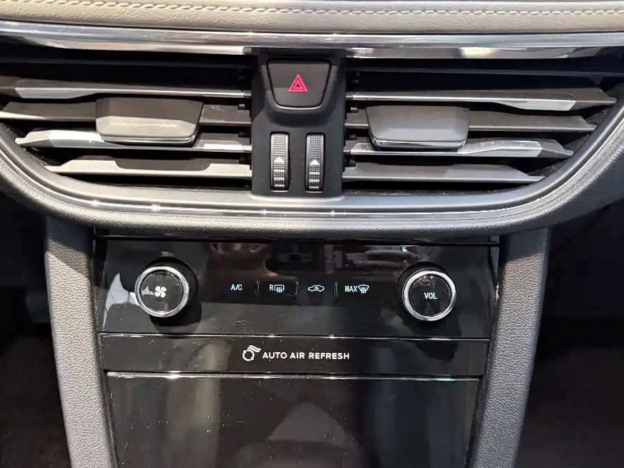 Ford Escape 2020 — фото 10