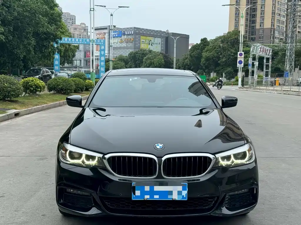 BMW 5 Series 2019 — фото 1