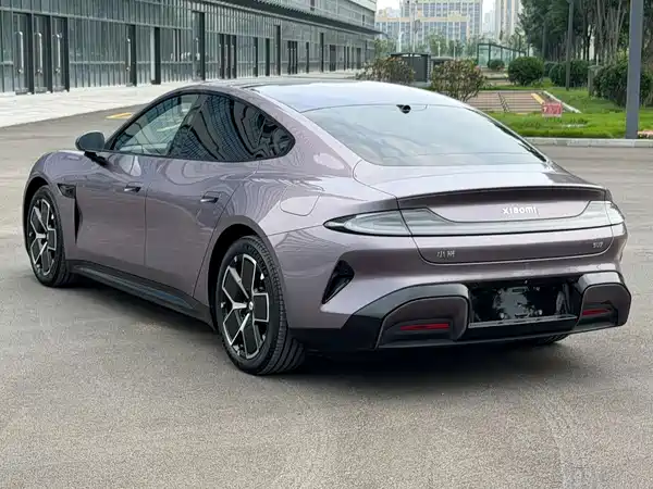 Xiaomi SU7 2025