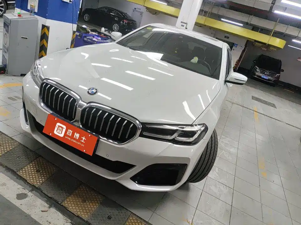 BMW 5 Series 2021 — фото 1