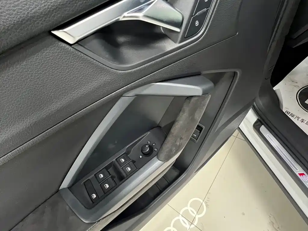 Audi Q3 Sportback 2022 — фото 15