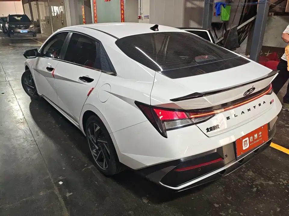 Hyundai Elantra 2024