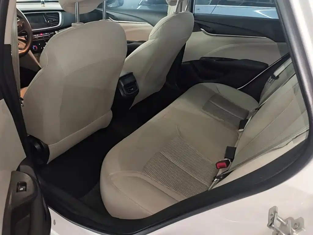 Buick Excelle 2017 — фото 17