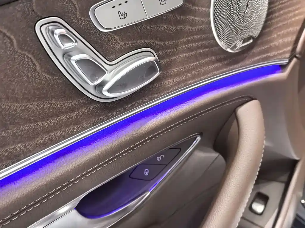 Mercedes-Benz E-Class 2022 — фото 11