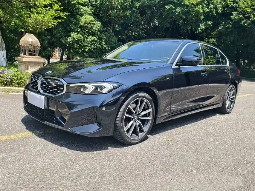 BMW 3 Series 2024 — фото 1