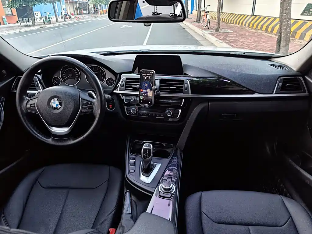 BMW 3 Series 2017