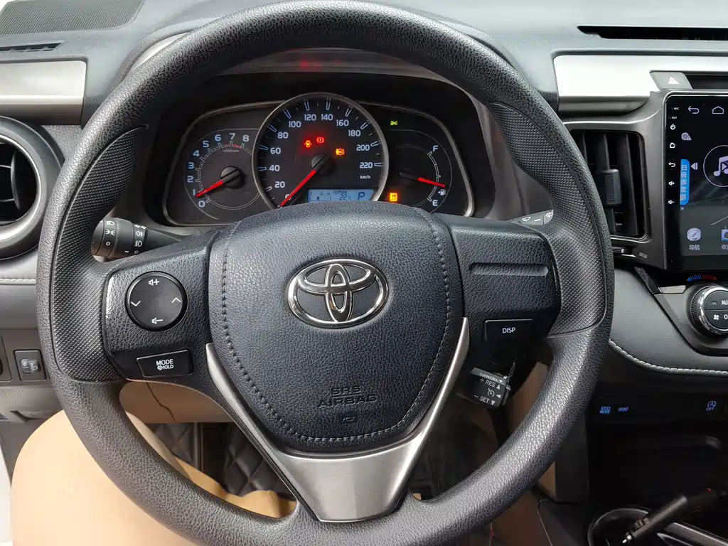 Toyota RAV4 2019 — фото 12