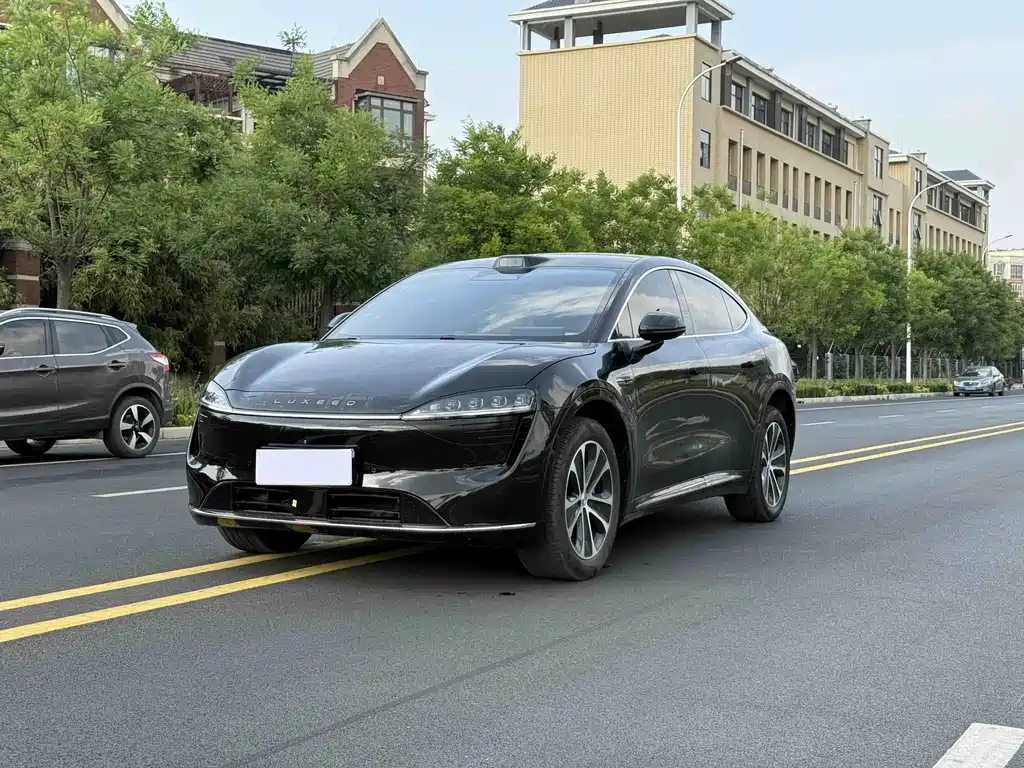 Luxeed Zhijie R7 2024