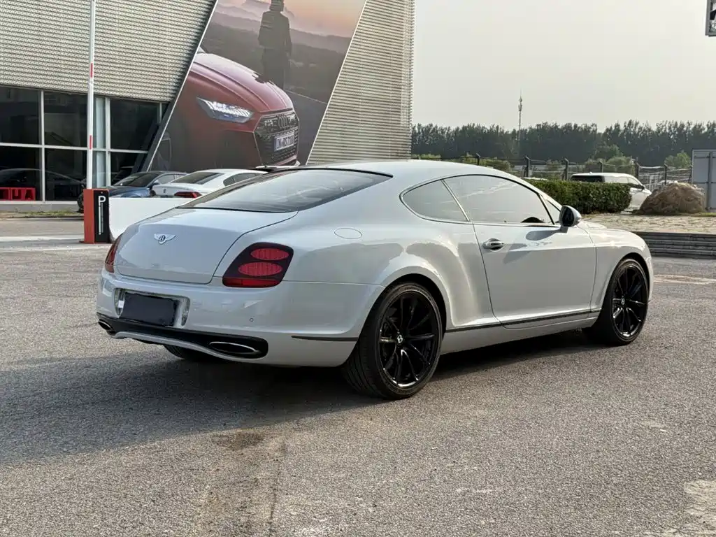 Bentley Continental 2011 — фото 7