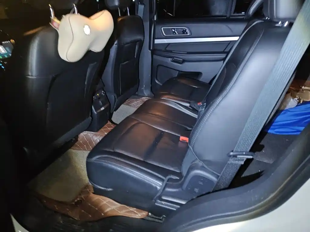 Ford Explorer 2017 — фото 15