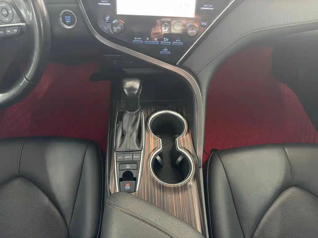 Toyota Camry 2019 — фото 15