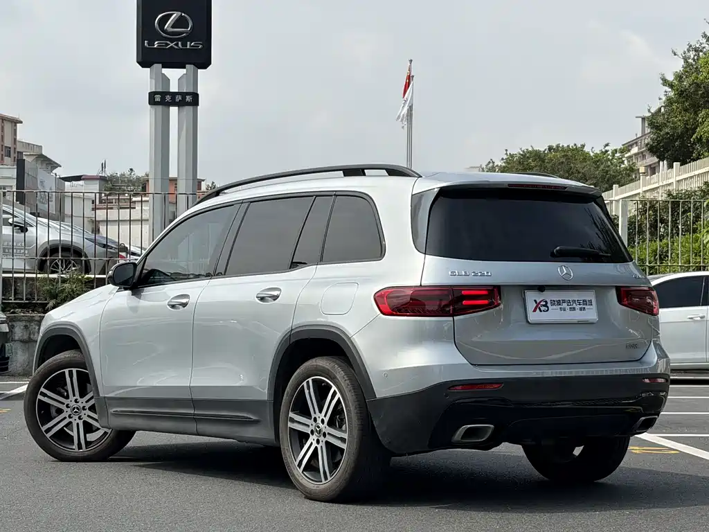 Mercedes-Benz GLB 2023 — фото 2