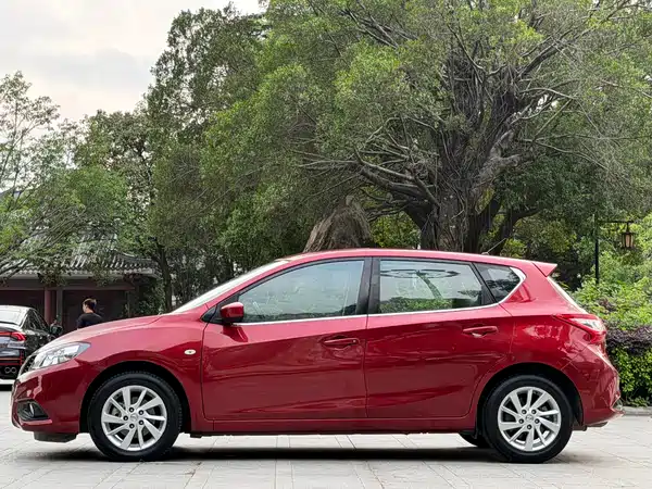 Nissan Tiida 2016