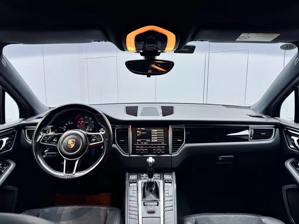 Porsche Macan 2016 — фото 18