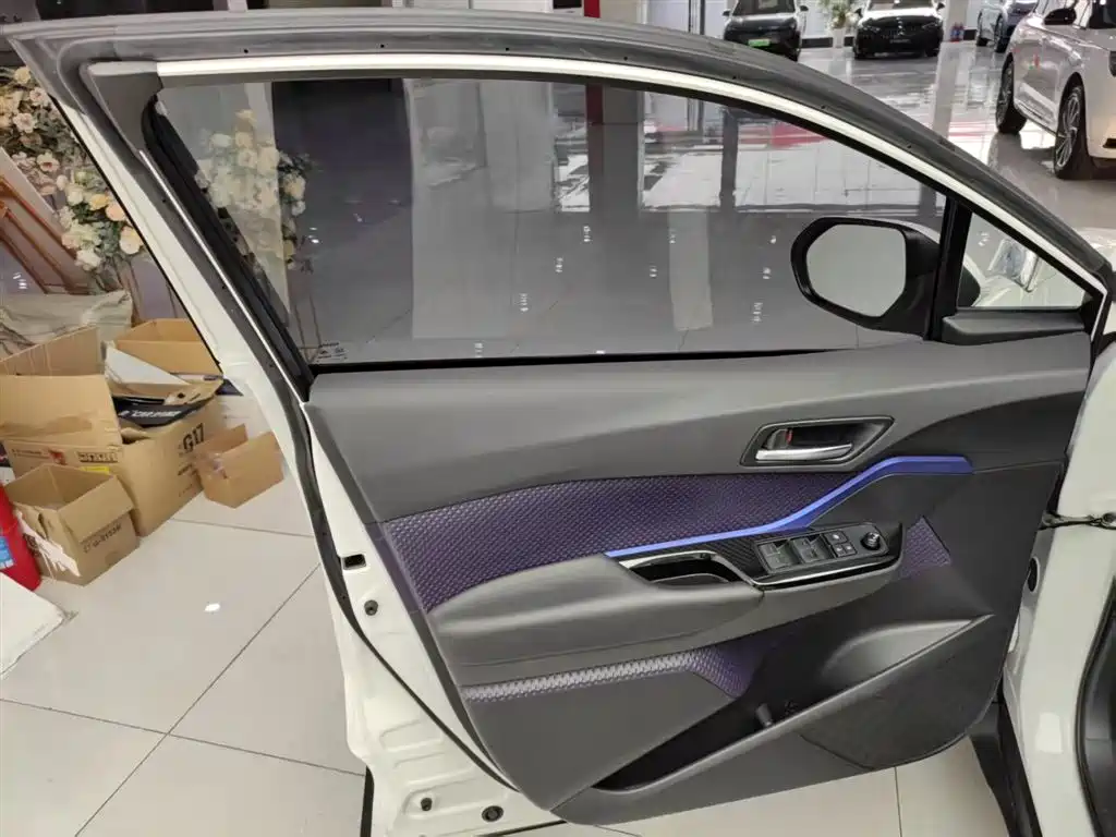Toyota C-HR 2021 — фото 24