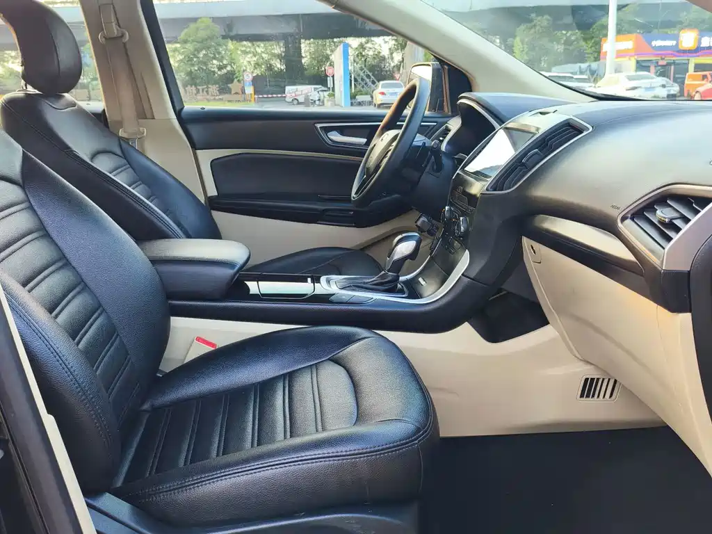 Ford Edge 2019 — фото 11